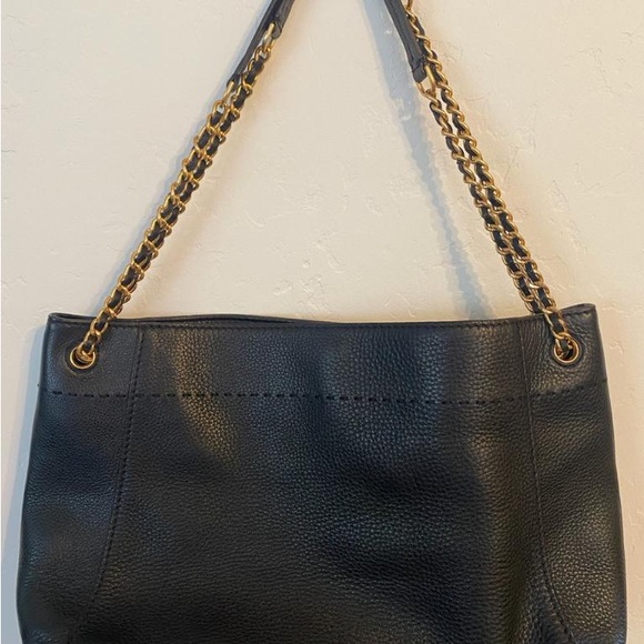 Tory Burch, tote shoulder bag with gold chains, magnetic closure - Picture 2 of 10